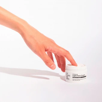 STOP THE WATER WHILE USING ME! Parsley Kale Light Face Cream 50 Ml 2 STOP THE WATER WHILE USING ME! Parsley Kale Light Face Cream 50 Ml – Bild 2