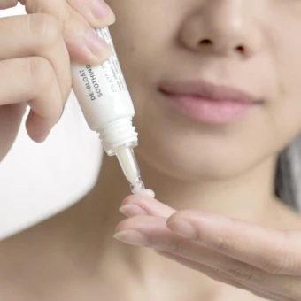 Transparent Lab DE-Bloat Soothing Eye Serum 15 Ml 7 Transparent Lab DE-Bloat Soothing Eye Serum 15 Ml – Bild 7