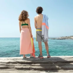 TOWEL TO GO Neon Hammam Towel Red/Pink, With Recycled Gift Box 10 TOWEL TO GO Neon Hammam Towel Red/Pink, With Recycled Gift Box -Eucerin || Aveda || Payot Verkaufsgeschäft Pink with Recycled Gift Box.816a8d8d